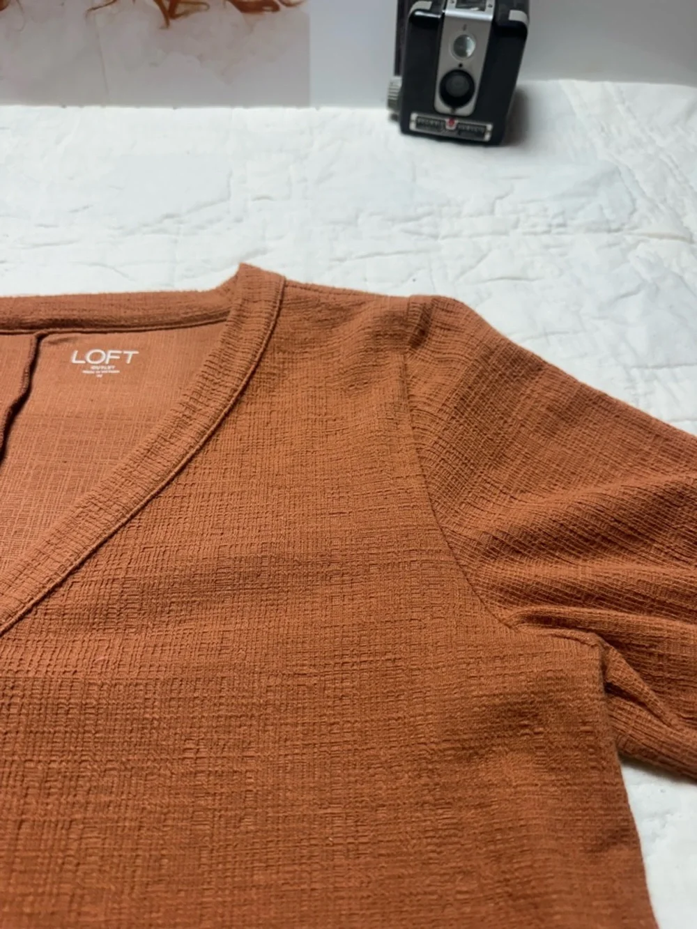 LOFT Rust Brown Textured Knit Henley Top Short Sleeve V Neck Medium - Picture 3 of 10